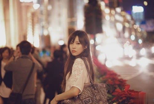 恋爱中那些甜蜜唯美又泛着心酸的句子带图 你说今晚月色真美11