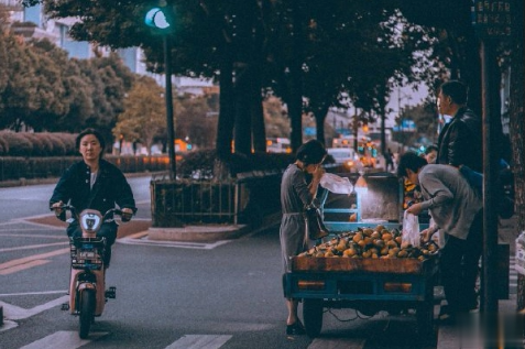三观很正的短句一句话一张图 过日子是过以后不是过从前