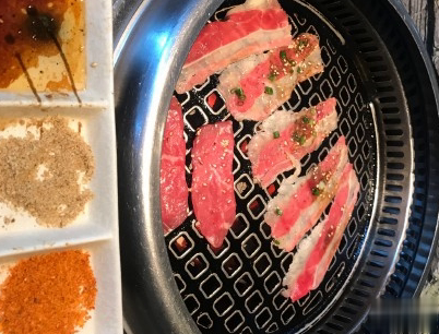 朋友圈吃烤肉的说说带图片 吃烤肉发朋友圈的文案搞笑5
