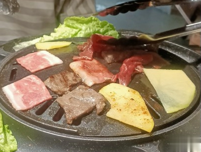 朋友圈吃烤肉的说说带图片 吃烤肉发朋友圈的文案搞笑3