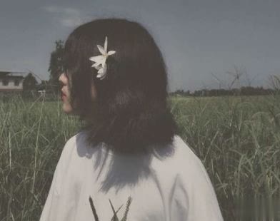 女生朋友圈伤心说说带图片 想不开很难过的心情说说15
