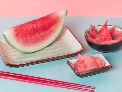 晒西瓜的句子简短带图片 夏天关于西瓜的说说11