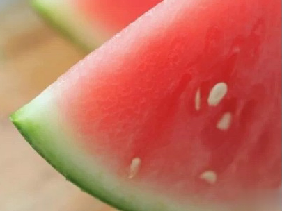 晒西瓜的句子简短带图片 夏天关于西瓜的说说4
