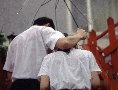 下雨天浪漫文案 雨天浪漫唯美说说带图片4