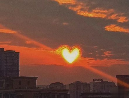 含蓄的暗示想你的句子 你是不是在我心上撒了一把跳跳糖