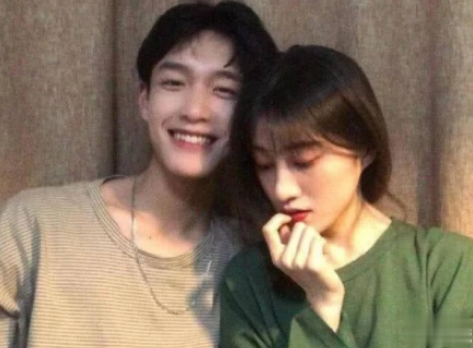 最火朋友圈晒婚纱照的可爱句子 空间上传结婚照的心情短语1