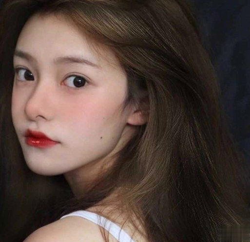 适合女孩子描述自己的文案句子 惊艳到你的文案句子