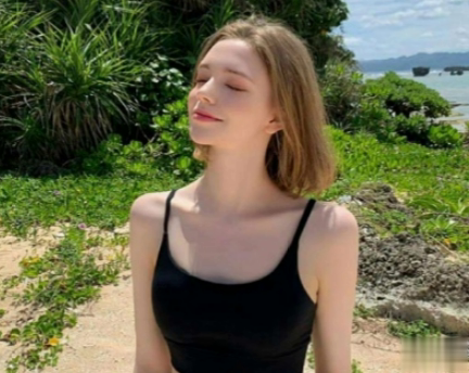 致自己的英文文案简短励志带翻译 很唯美温柔的爱情句子20212