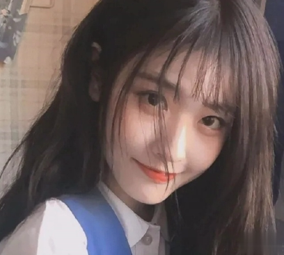 花式夸女生的甜美句子带图片 最真挚夸女生的文案14