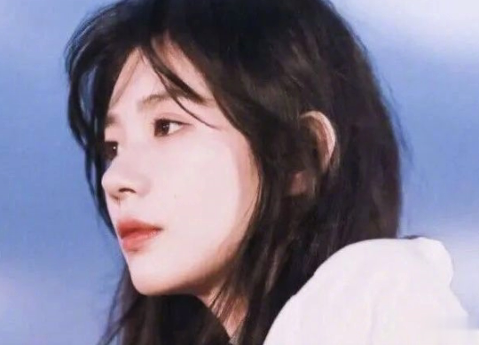 异地恋安慰女朋友的暖心句子 隔着屏幕哄女朋友的句子