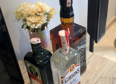 属于00后的个性又很霸气的说说 00后发圈很有个性的文案
