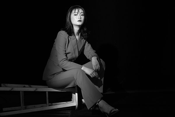 与丰满的岳母一起出差 我一定要得到她的女儿